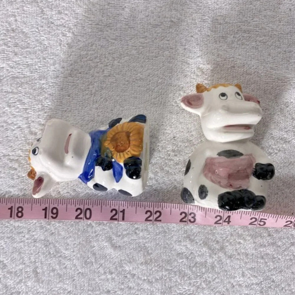 Vintage Ceramic Cow Salt & Pepper Shakers - Picture 8 of 8